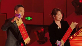 羞辱调教扒开女仆动态图